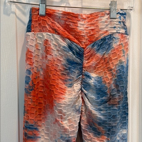 Red and Blue Tie-Dye Leggings with Abstract Design - Picture 4 of 7